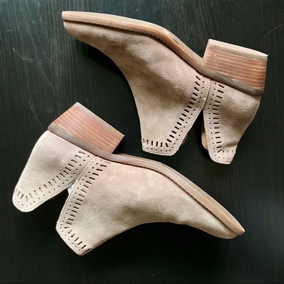 LUCKY BRAND FRANCEE TAN SUEDE BOOTIES SIZE 8.5 - Picture 4 of 8